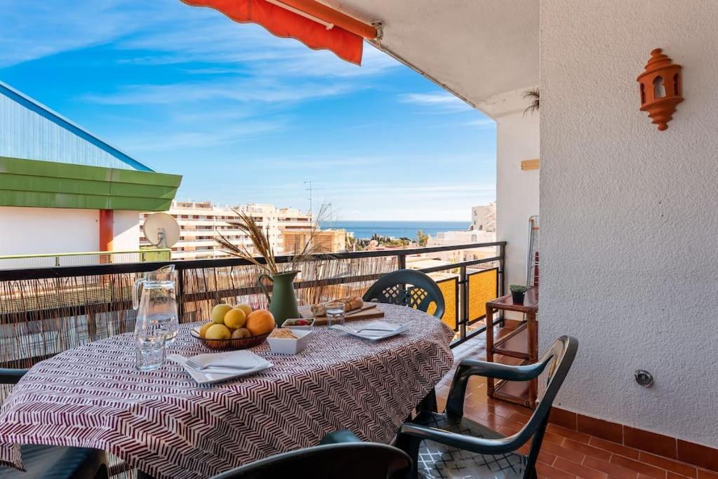 Central Beach Apartment With Free Parking And Pool Марбелья Экстерьер фото