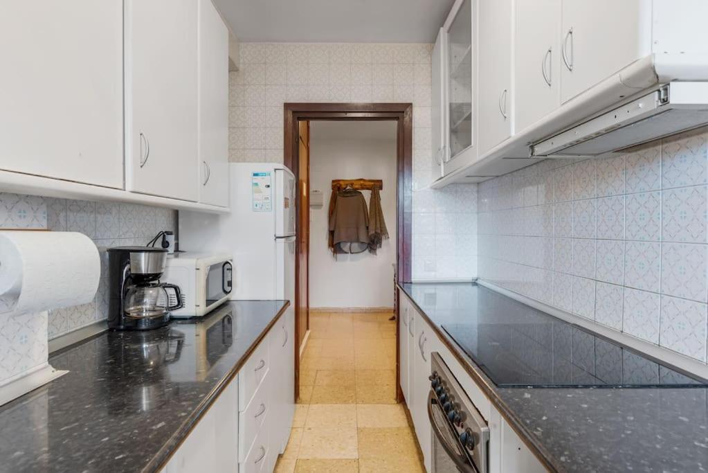 Central Beach Apartment With Free Parking And Pool Марбелья Экстерьер фото