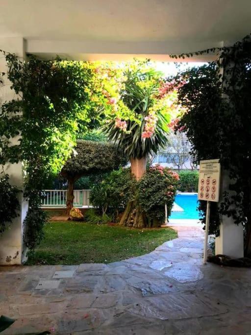 Central Beach Apartment With Free Parking And Pool Марбелья Экстерьер фото